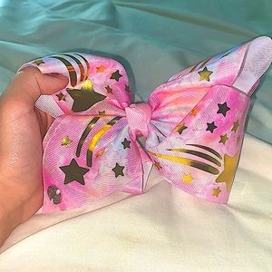 I am selling a jojo bow
